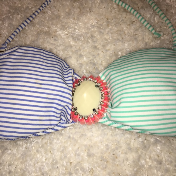 HP #149🎉🎉Gorgeous V Secret bikini top sz s/p - Picture 5 of 7